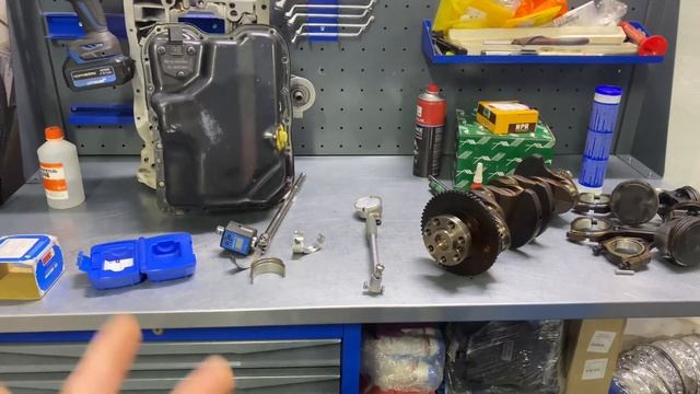 Киа спортейдж G4KD,сильнейший стук и напрочь разлохмаченный мотор!как правильно подобрать вкладыши! смотреть онлайн