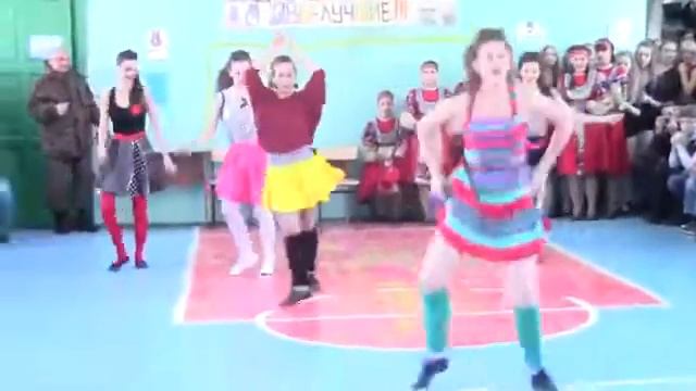 Провинциальные танцы_41. Танец: А ну ка, девушки! смотреть онлайн