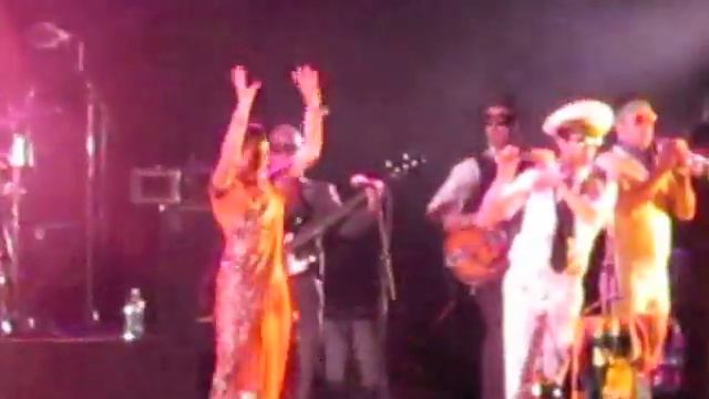 Bombay Royale copy.m4v смотреть онлайн