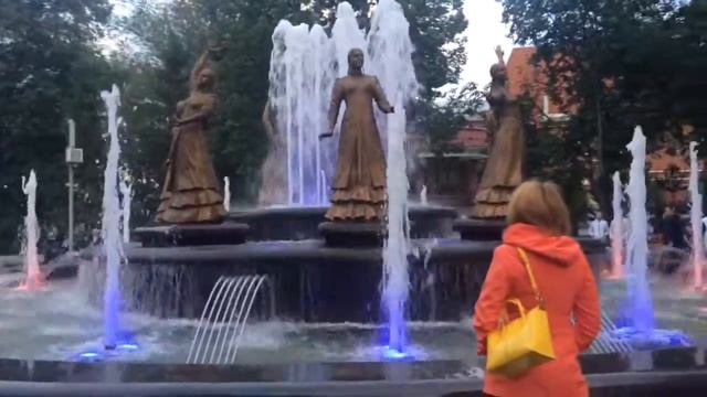 Уфа. Фонтан 7 девушек. Гостиный двор. смотреть онлайн
