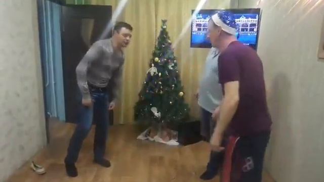 Ржака, мужики танцуют)) смотреть онлайн