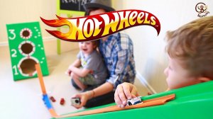 Игрушки машинки Hot Wheels и самодельная трасе Hot Hacks