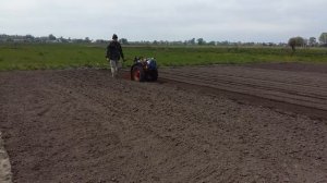 Мотоблок мотор сич на 16 колесах з фрезою.