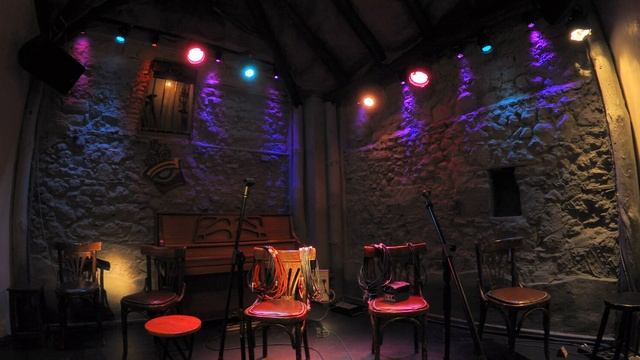 Zoom Q2n - 4K - Stage lighting test ( scene : jazz club ). смотреть онлайн