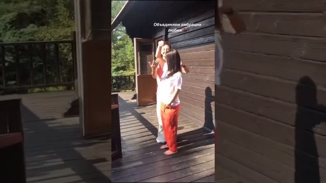 «Какая же она пластичная»: Хакамада порадовала фанатов редкими кадрами с особенной дочерью смотреть онлайн