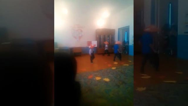 Танец. Маленьких грибов смотреть онлайн