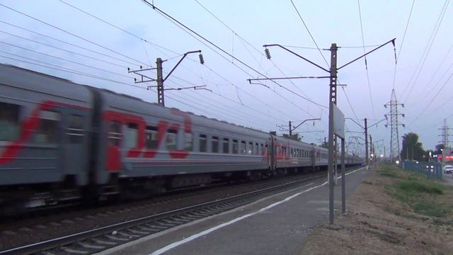 Электровоз ЭП1М-736 с поездом №496 Кострома — Адлер смотреть онлайн