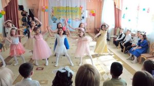 Падают звезды с неба.Нежная песня выпускников.