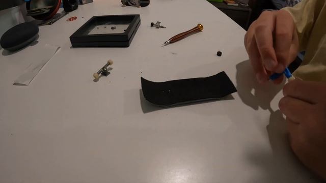 How to perfectly put grip tape on a fingerboard and have clean holes смотреть онлайн