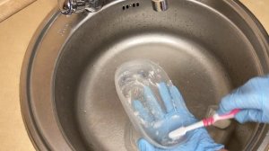 Как отмыть ПЛАСТИКОВЫЙ КОНТЕЙНЕР и удалить неприятный запах в пластиковом контейнере