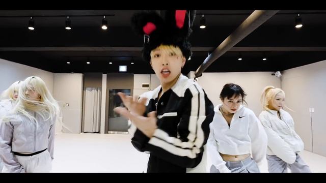 ATEEZ(에이티즈) - '미친 폼 (Crazy Form)' Dance Practice (Mito ver.) смотреть онлайн