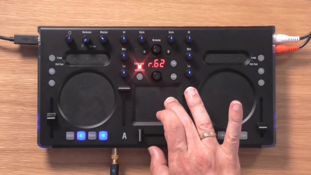 Korg KAOSS DJ Controller Review & Talkthrough смотреть онлайн