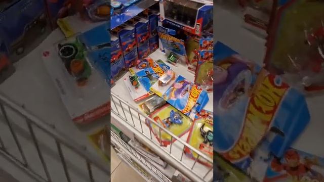 Хот Вилс в Глобусе смотреть онлайн