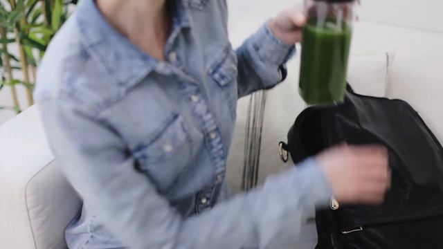 Shake Away, la batidora con vasos portátiles. Batidos para llevar. смотреть онлайн