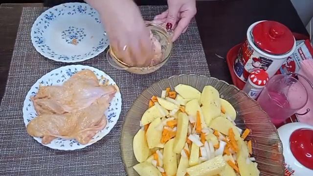 КАРТОФЕЛЬ С КУРИЦЕЙ ЗАПЕЧЕНЫЙ В РУКАВЕ// смотреть онлайн