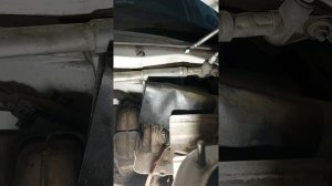 Приора 2 дует зимой  в левую ногу холодный воздух.