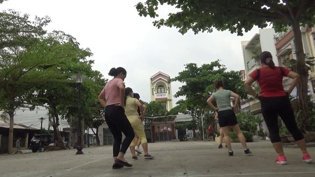 nhảy dân vũ flashmob 32 bước TANGO XE HOA MỘT CHIẾC thể dục dưỡng sinh phụ nữ Tân An Đà Nẵng смотреть онлайн