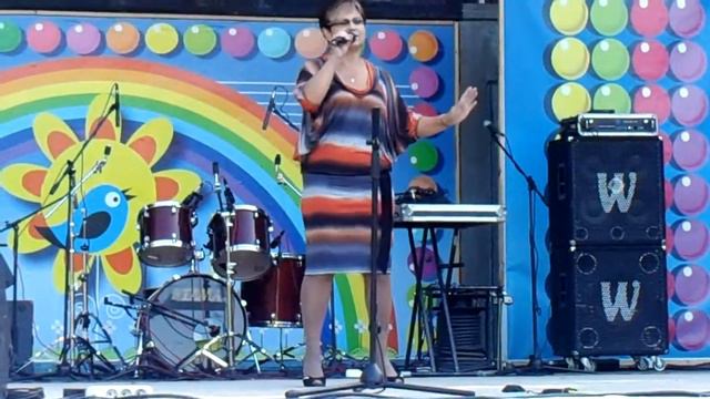 Поёт Татьяна Руднева Одолжила.MP4 смотреть онлайн