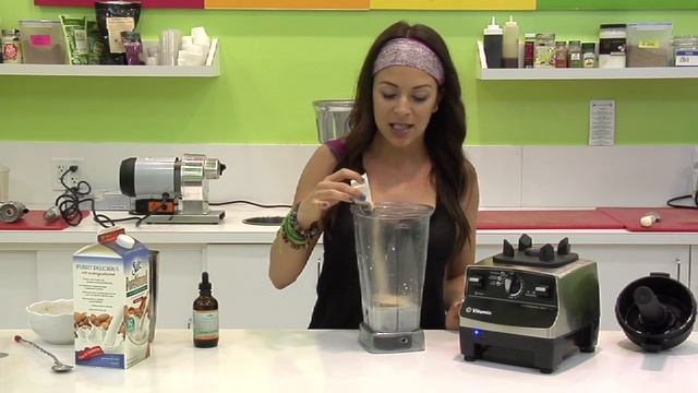 How to Make a Good Fruit Blender Drink : Healthy Drink Ideas смотреть онлайн