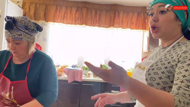 Жизнь в ТАТАРСКИХ деревнях ! БЕШБАРМАК из трёх видов мяса! Черемуховый пирог ,балиш,блины!.mp4