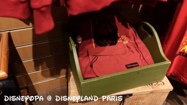 DISNEY SHOP VIEW - La Girafe Curieuse, ein tierischer Shop - DisneyOpa смотреть онлайн