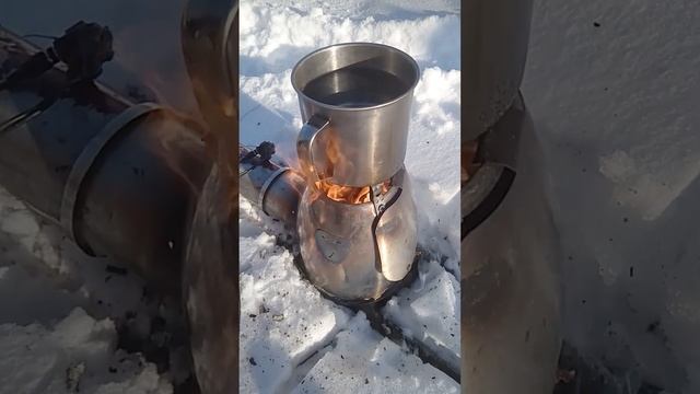 Турбопечка щепочница своими руками из чайника #shorts смотреть онлайн