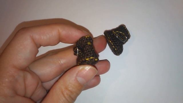 Ботинки с пряжкой для куклы вязаные крючком. смотреть онлайн