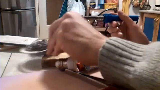 Ремонт лампочки кукуруза E27 с помощью резистора на 100 Ом смотреть онлайн