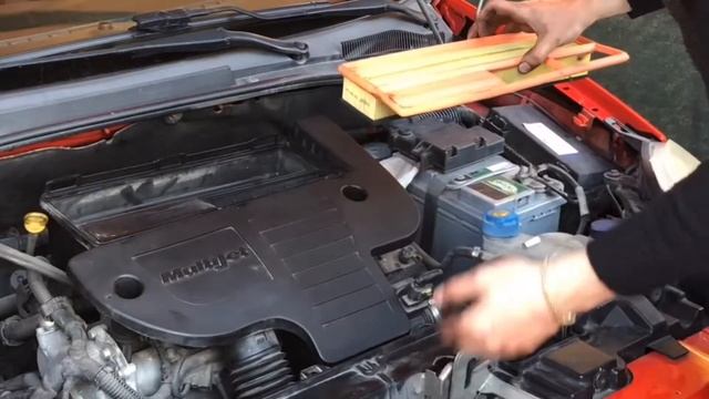 GUIDA RAPIDA - COME CAMBIARE FILTRO ARIA MOTORE 1.3 MJT смотреть онлайн