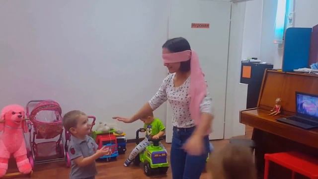 Играем в жмурки .mp4 смотреть онлайн