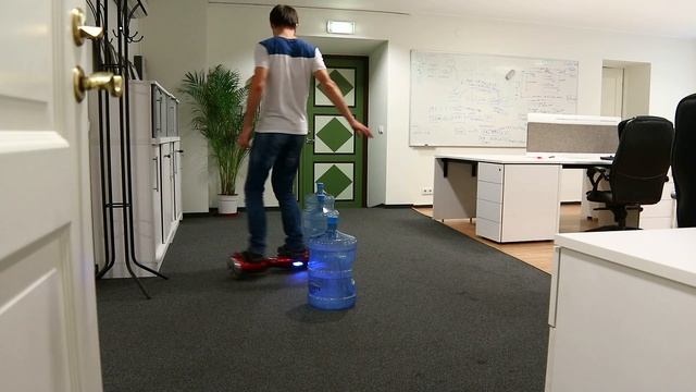 Новая игрушка в офисе - Hov Board смотреть онлайн