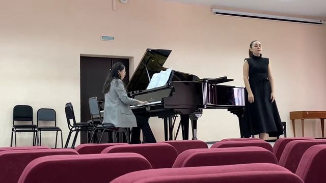 Аккомпанемент: Дукенова Диана - фортепиано, Айдарханова Жулдус - вокал смотреть онлайн