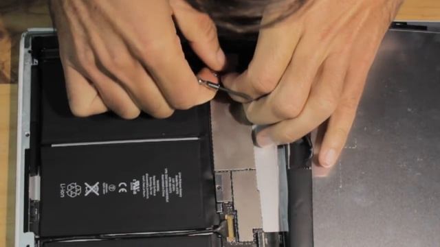 Cómo reparar antena WIFI IPad por menos de 2€ / How to fix IPad WIFI antenna for less of 2€ смотреть онлайн