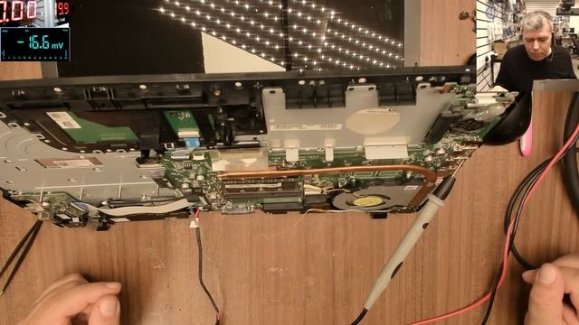 Laptop comes on and goes off - tricky :P смотреть онлайн
