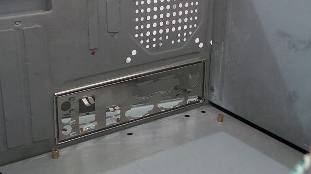 Установка материнской платы в системный блок смотреть онлайн