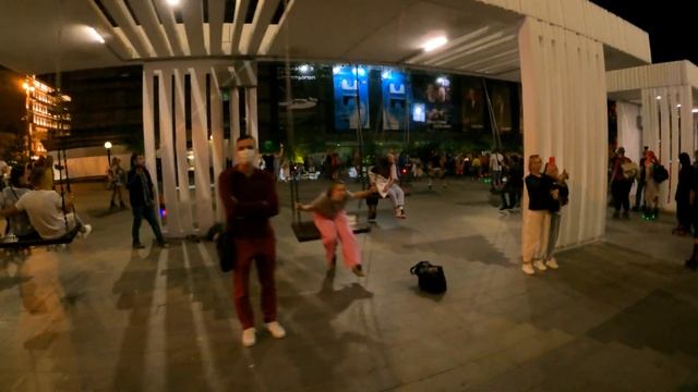 Катание на Роликах в Москве. КОСТЮМИРОВАННАЯ покатушка на роликах по городу Москва. Роликовые коньк смотреть онлайн