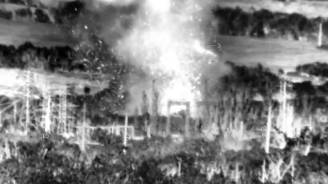 Кадры уничтожения полевого склада с БК ВСУ. смотреть онлайн