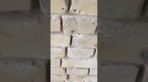 Реставрация кирпича, второй этап - зачистка швов .