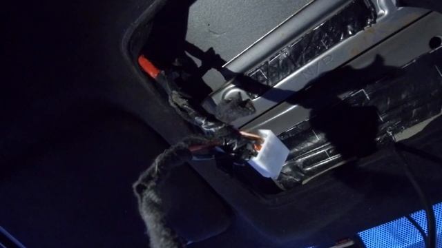 Простейшая скрытая установка питания регистратора. смотреть онлайн