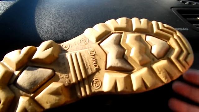 ремонт сапога с помощью жидкого ПВХ "Латка 24 (обзор с колёс #23) смотреть онлайн