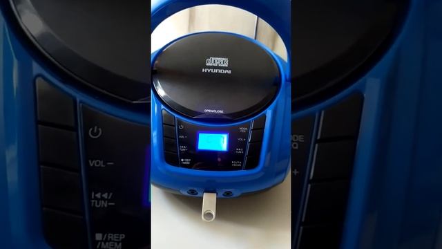Магнитола с CD HYUNDAI H-PCD340 смотреть онлайн
