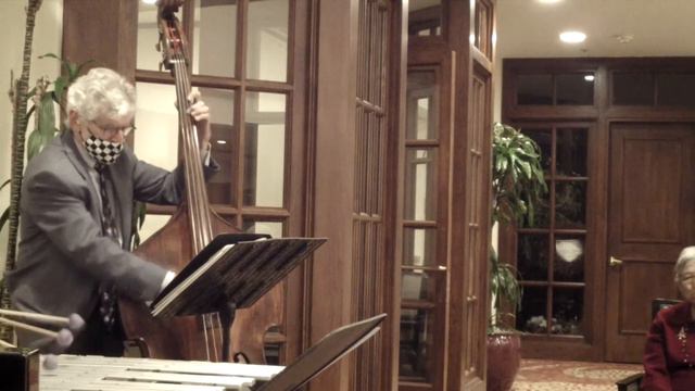 Christmas Party / Vibraphone & Bass смотреть онлайн