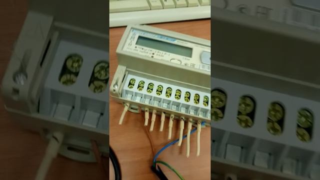 Как подключить трёхфазный счётчик электроэнергии косвенного включения с электронным табло в сеть 22 смотреть онлайн