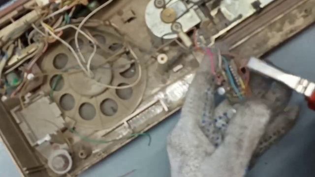 Что внутри этого магнитофона? +1км смотреть онлайн