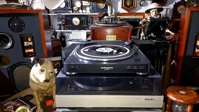 Three Times A Lady. Commodores. Motown 45rpm Record from 1978. Vintage Sansui 881 Hi-Fi Receiver смотреть онлайн