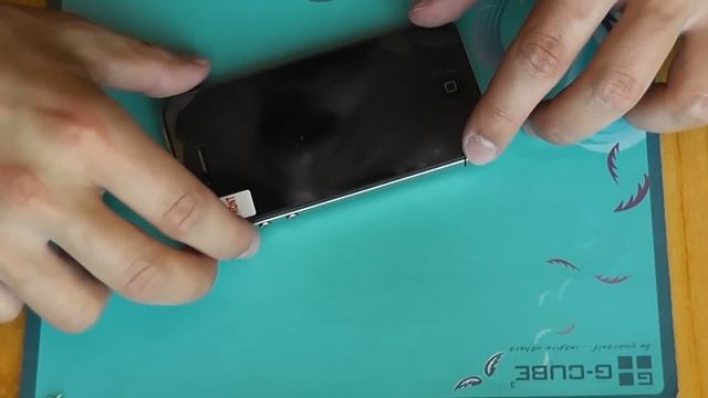 Как наклеить защитную пленку на телефон смотреть онлайн