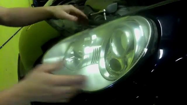 Cнимаем Фару Porsche Cayenne смотреть онлайн