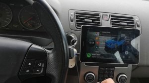 Tablet in Volvo S40/V50/C30/C70 aux via bluetooth