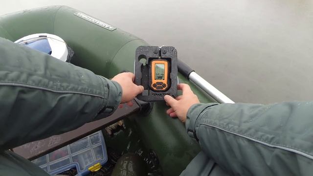 КАК Я С ЭХОЛОТОМ ПРАКТИК РЫБУ ИСКАЛ! Осваиваю популярный эхолот Практик 6М на малой реке.