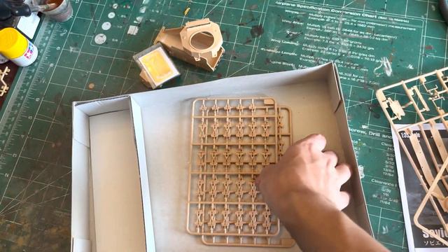 Hobby Boss’ 1:35 scale T-18/MS-1 Mod1930 review смотреть онлайн